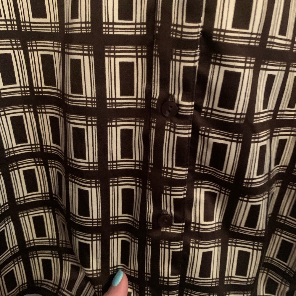 Vneck button down - Picture 3 of 5